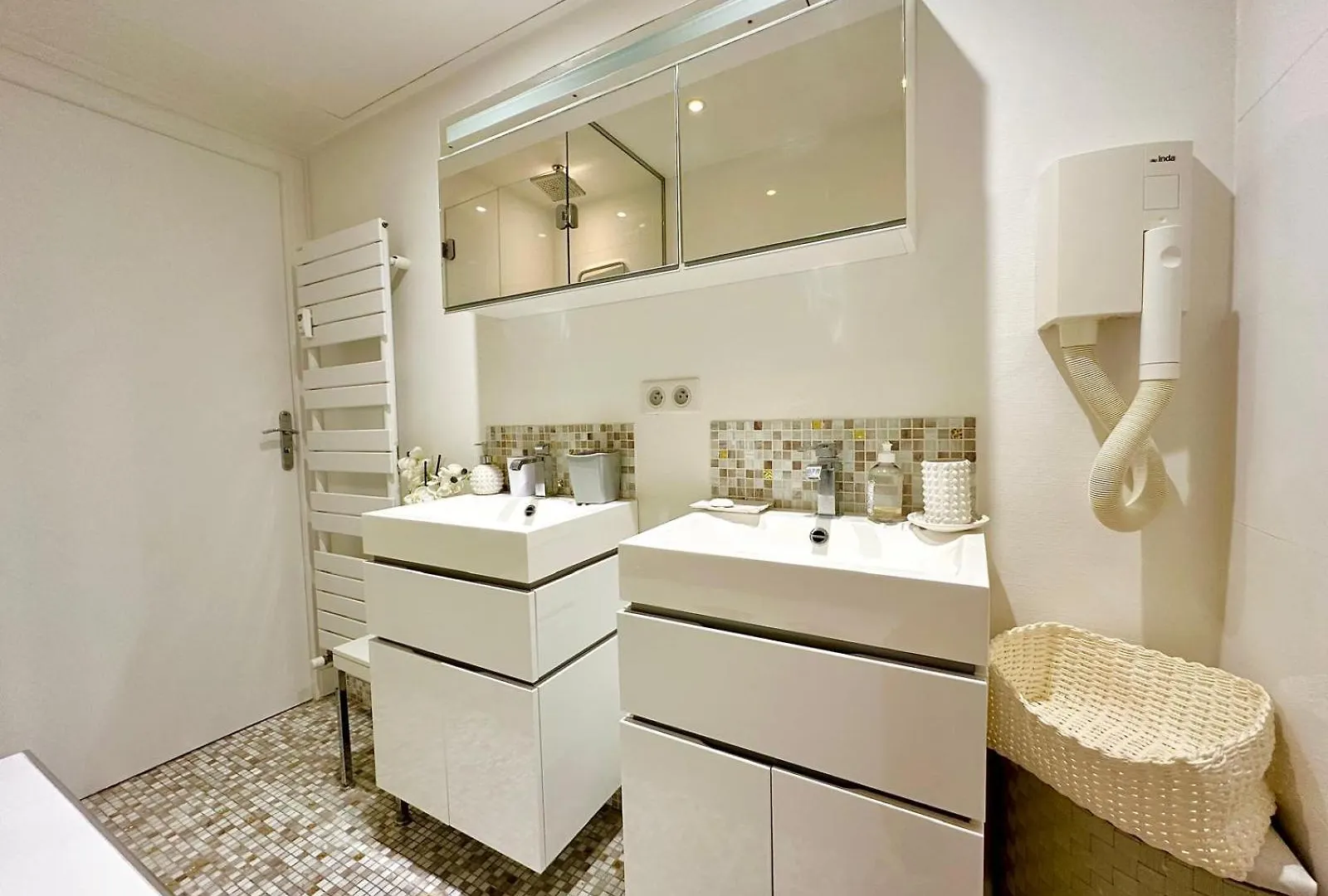 2 Bedroom Sea View Gallia Centre Cannes Parking Apartment