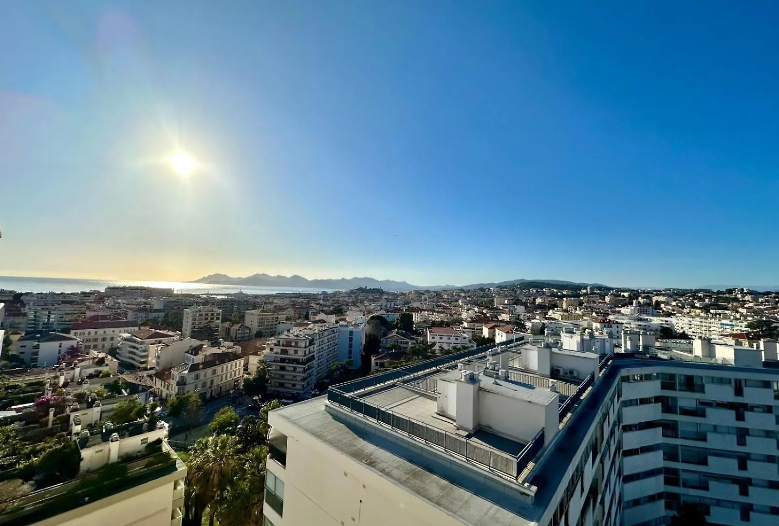 Apartment 2 Bedroom Sea View Gallia Centre Cannes Parking France